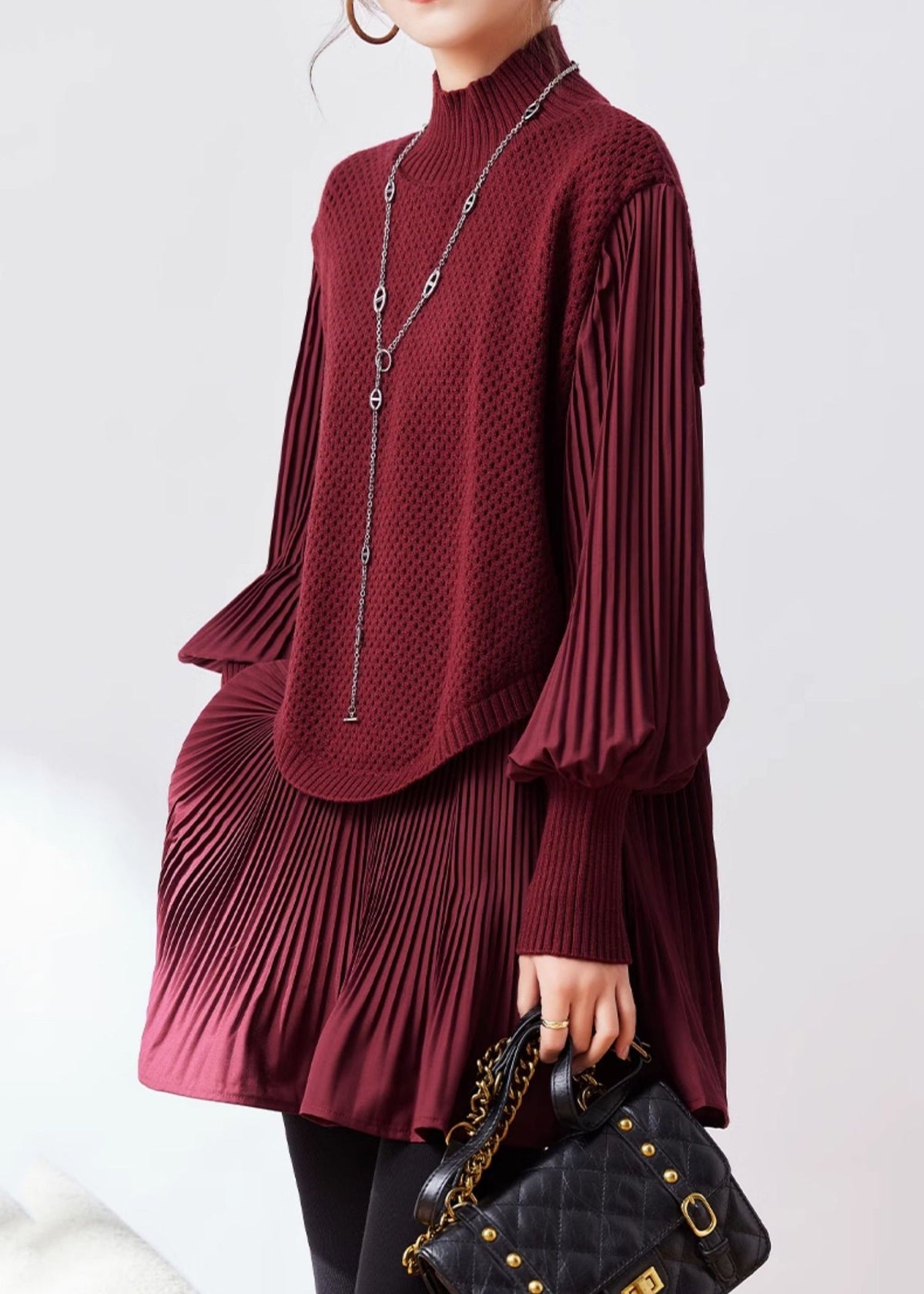Well Tailored Sweater with a Graceful Silhouette