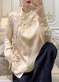 Effortlessly Elegant Blouse with a Timeless Design