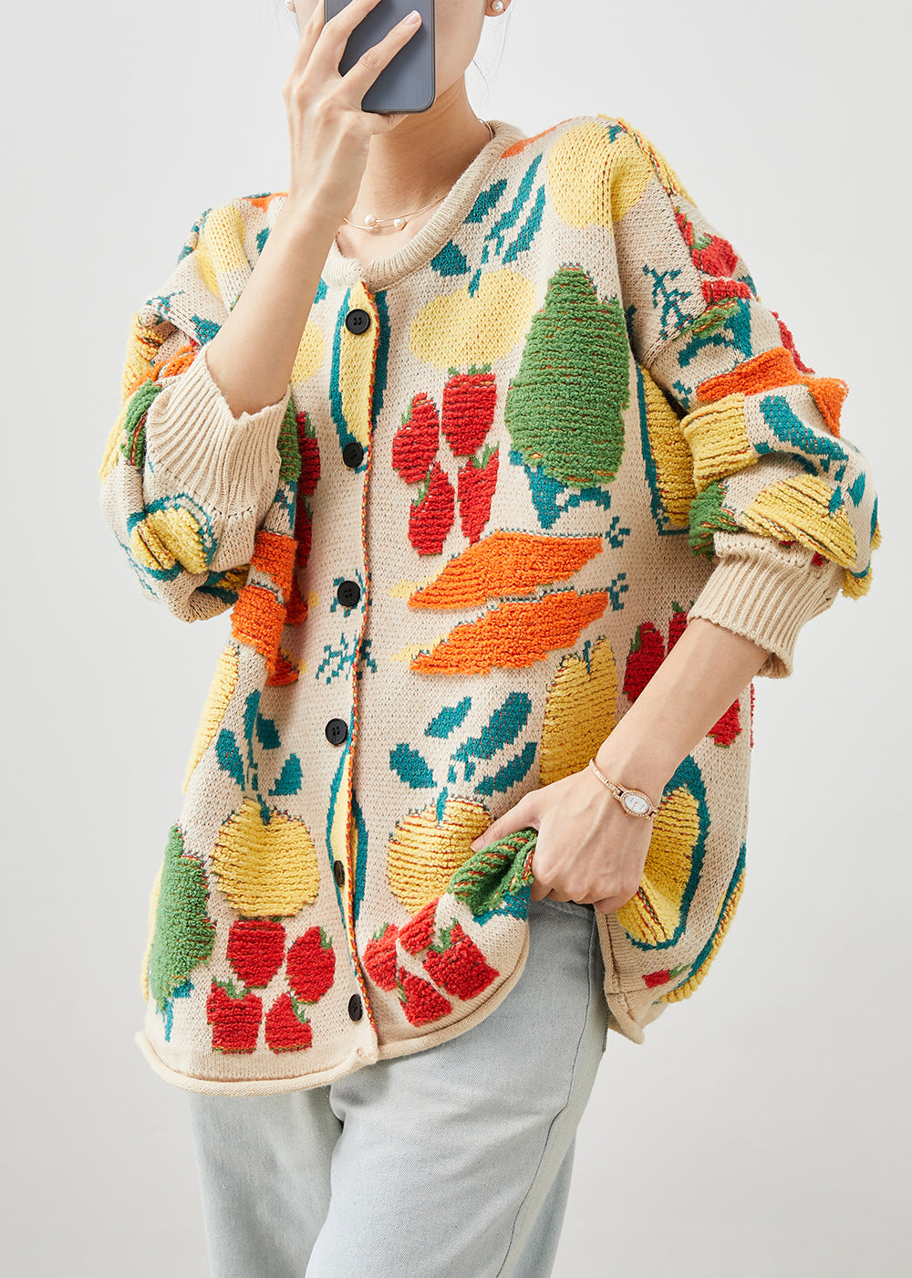 Effortlessly Elegant Cardigan with a Timeless Design