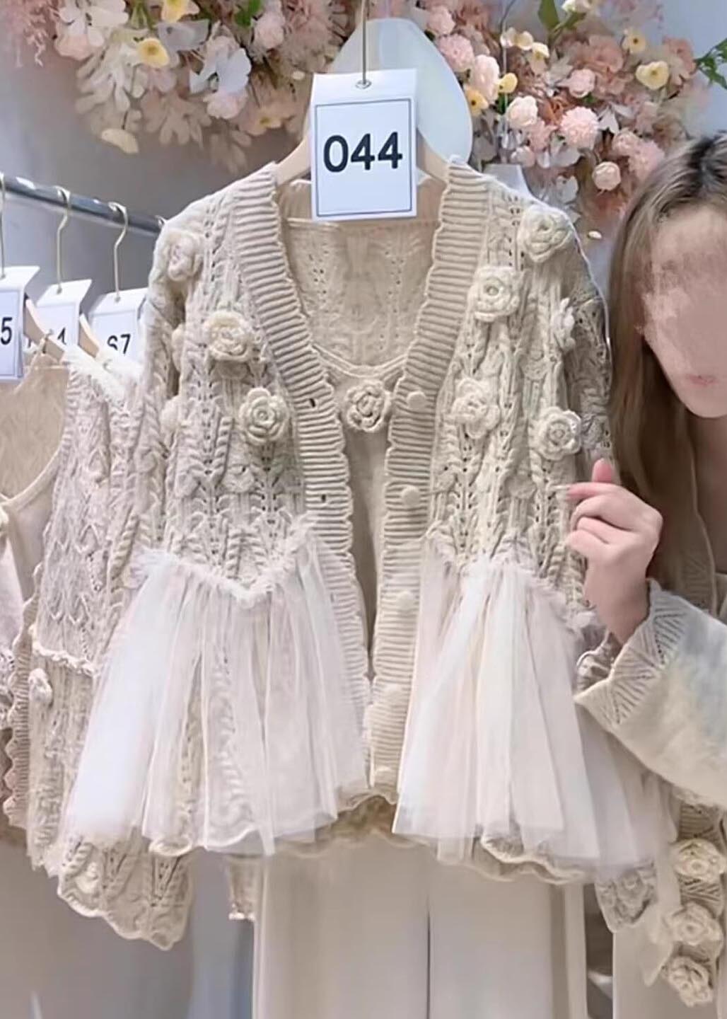 Well Tailored Cardigan with a Graceful Silhouette