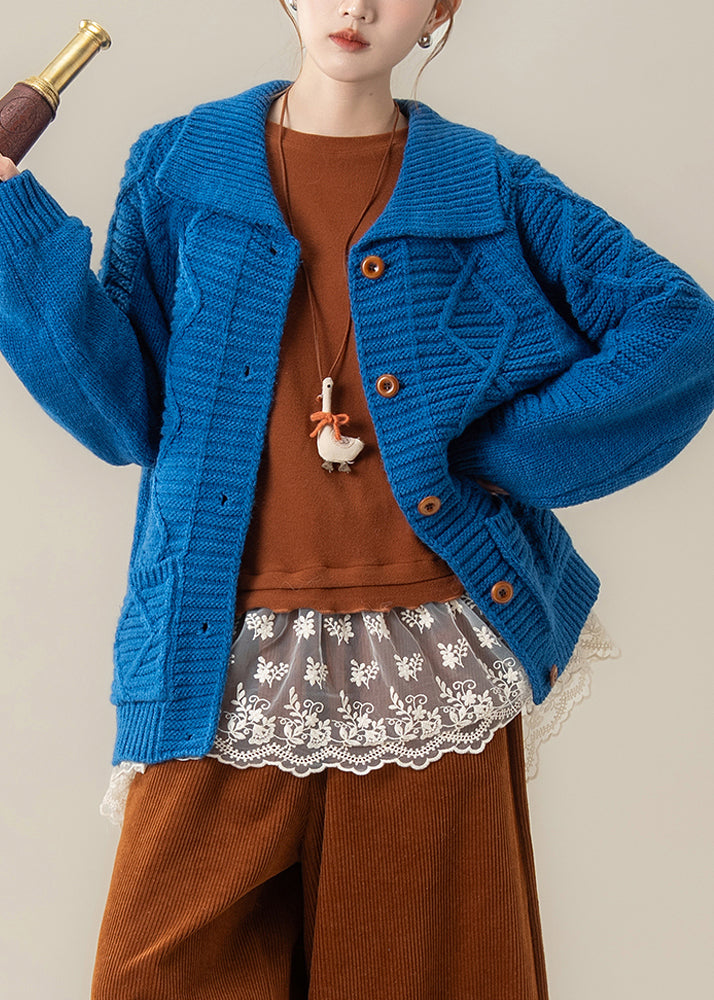 Well Tailored Coat with a Graceful Silhouette