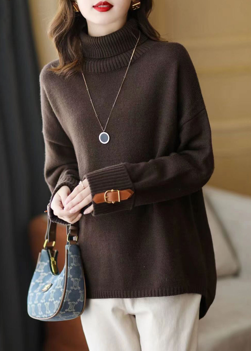 Effortlessly Elegant Sweater with a Timeless Design