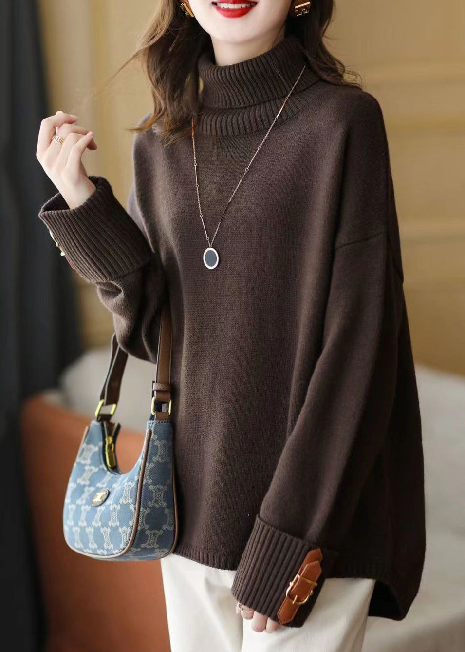 Effortlessly Elegant Sweater with a Timeless Design