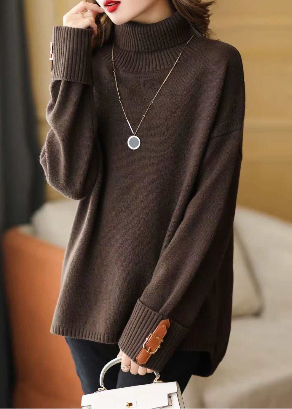 Effortlessly Elegant Sweater with a Timeless Design