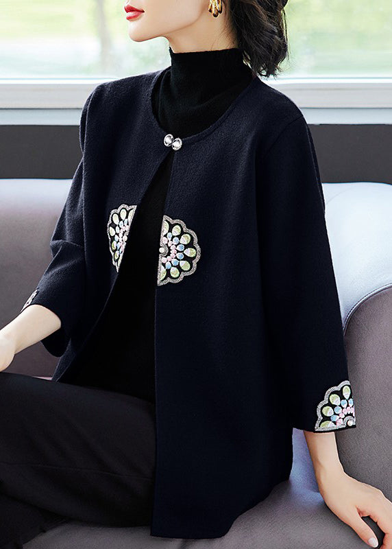 Beautifully Finished Coat in a Timeless Design