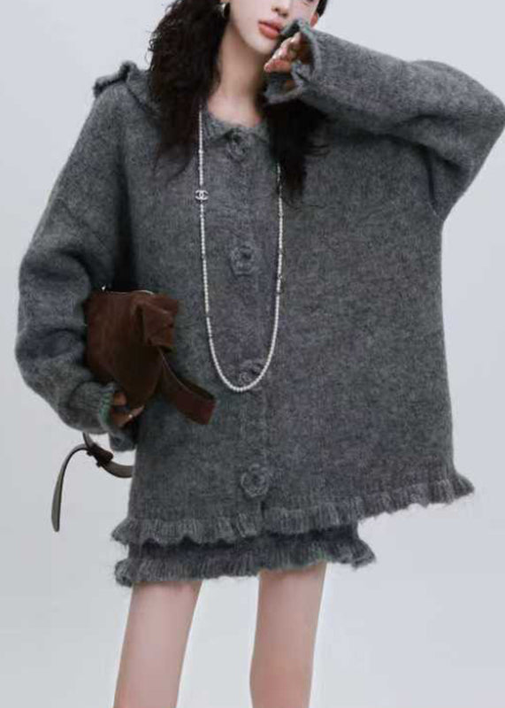 Classic Vintage Cardigan with a Flattering Fit