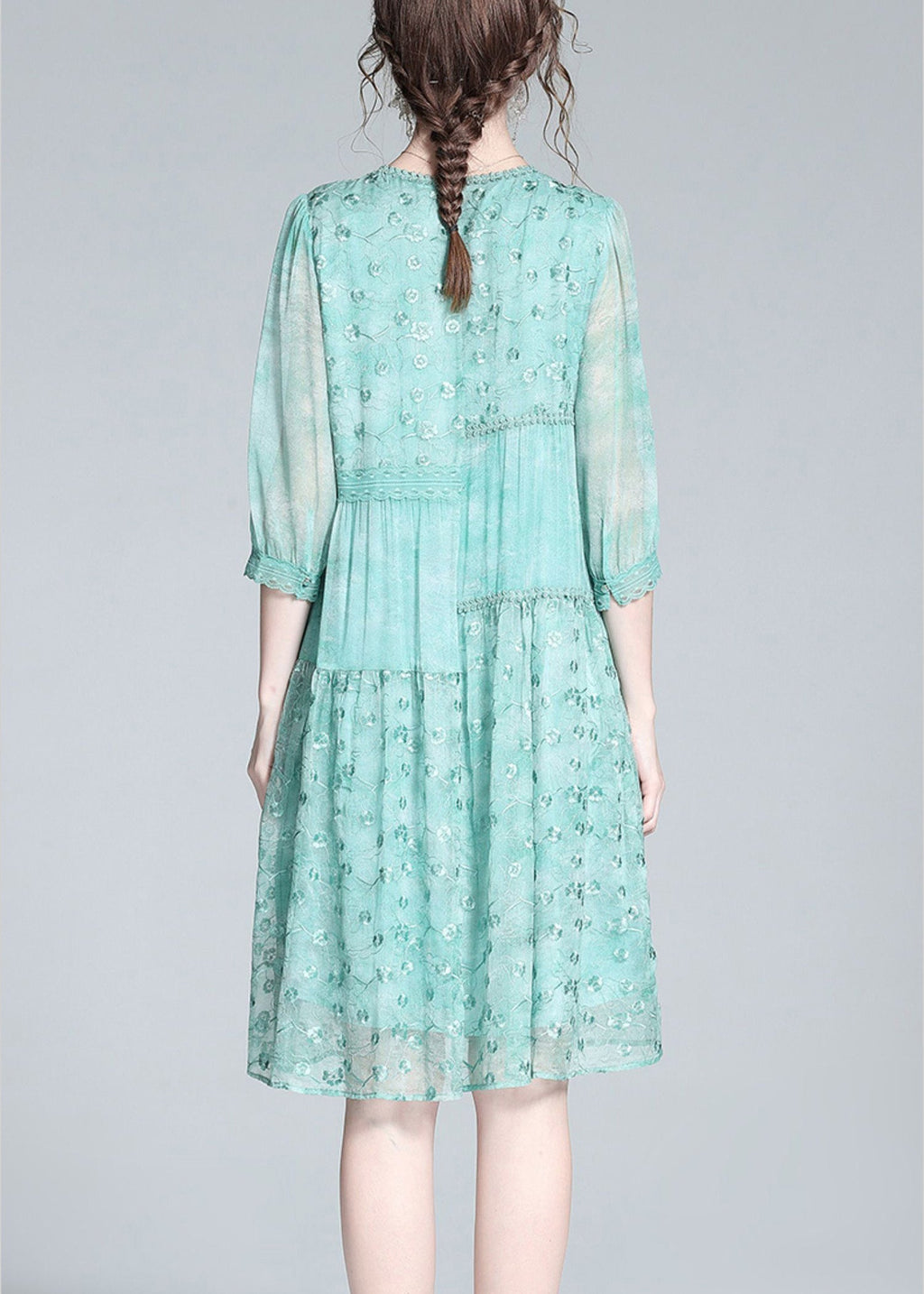 Well Tailored Dress with a Graceful Silhouette