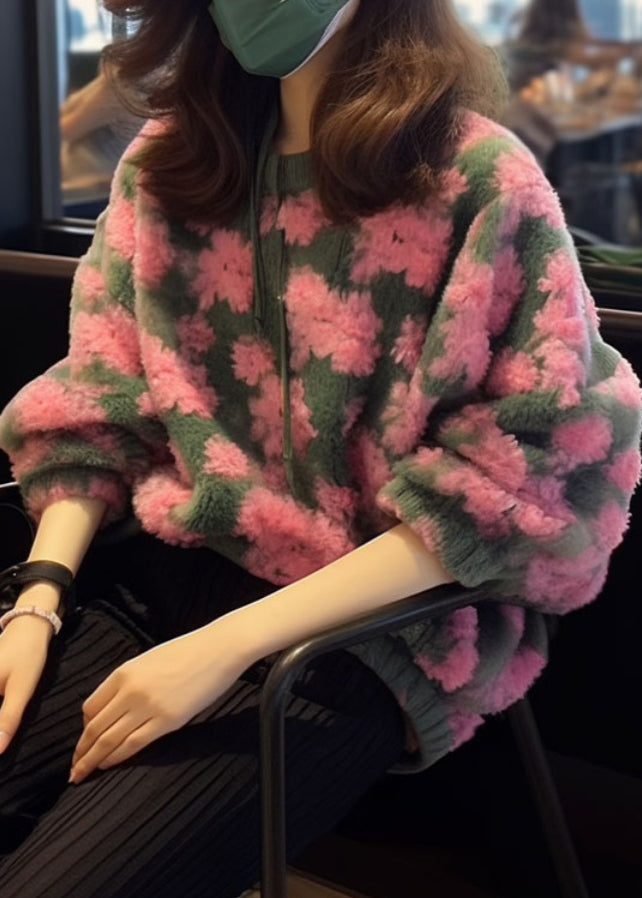 Well Tailored Sweater with a Graceful Silhouette