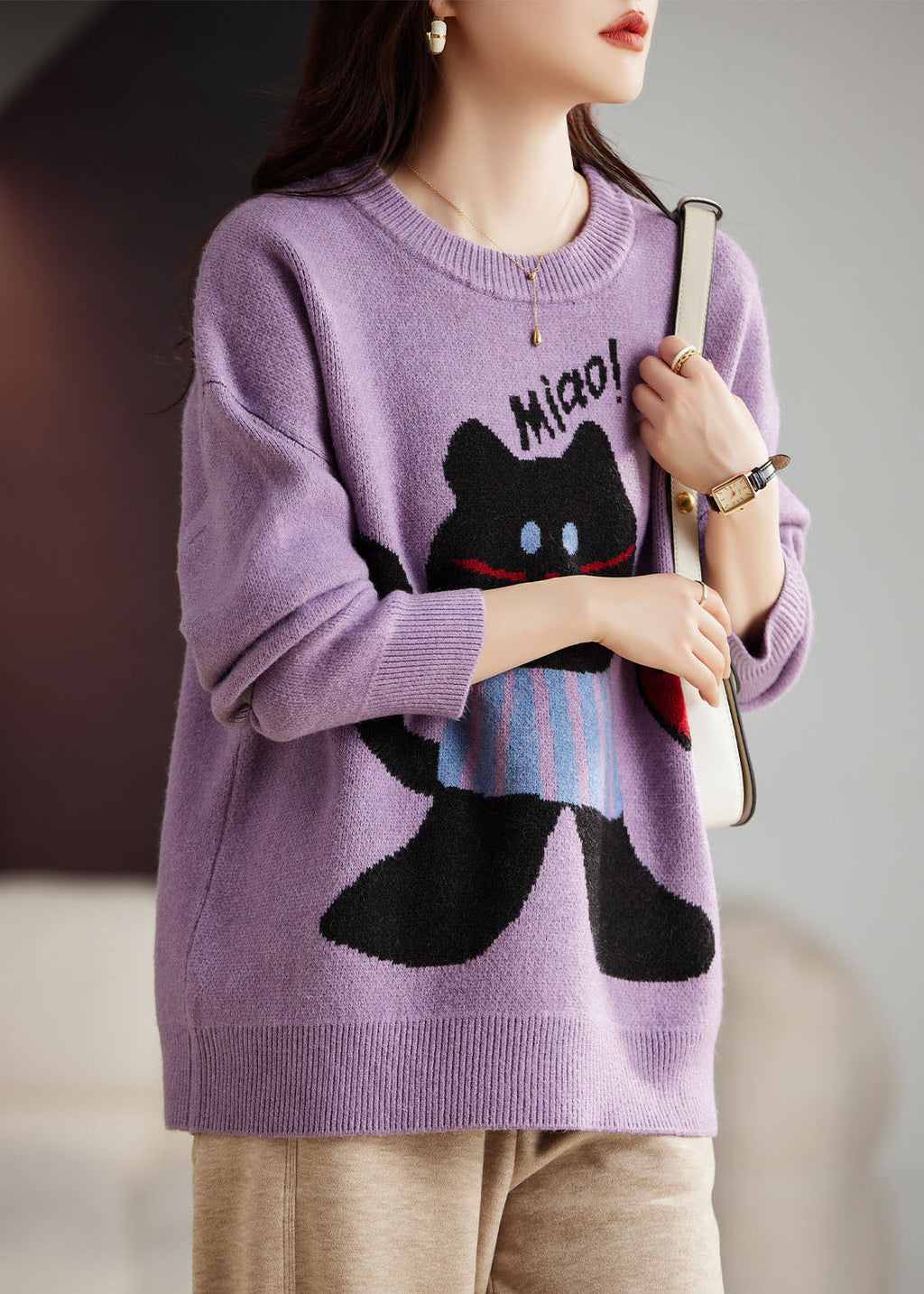 Well Tailored Sweater with a Graceful Silhouette