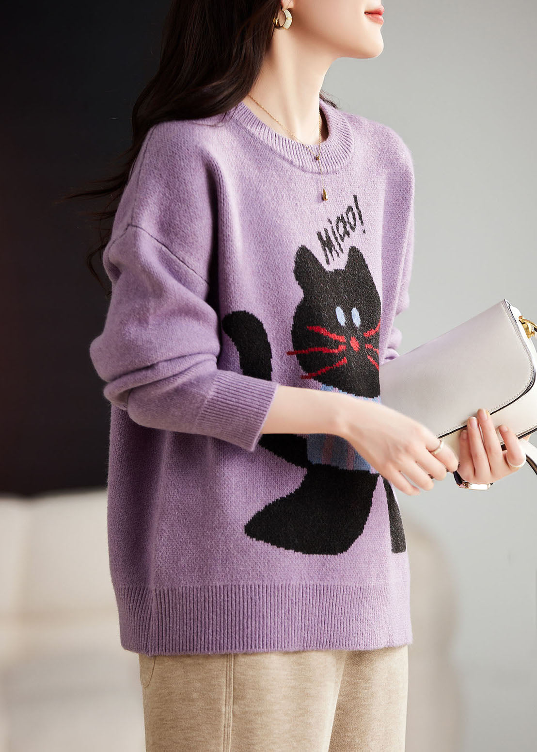 Well Tailored Sweater with a Graceful Silhouette
