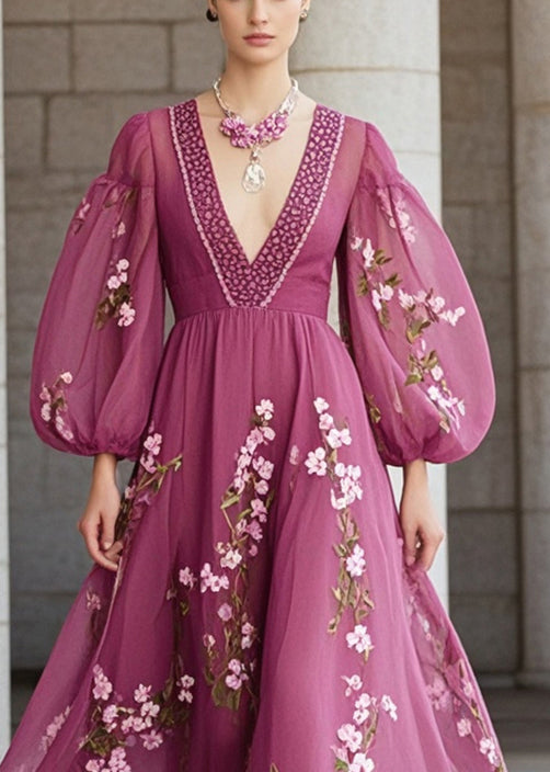 Beautifully Finished Dress in a Timeless Design