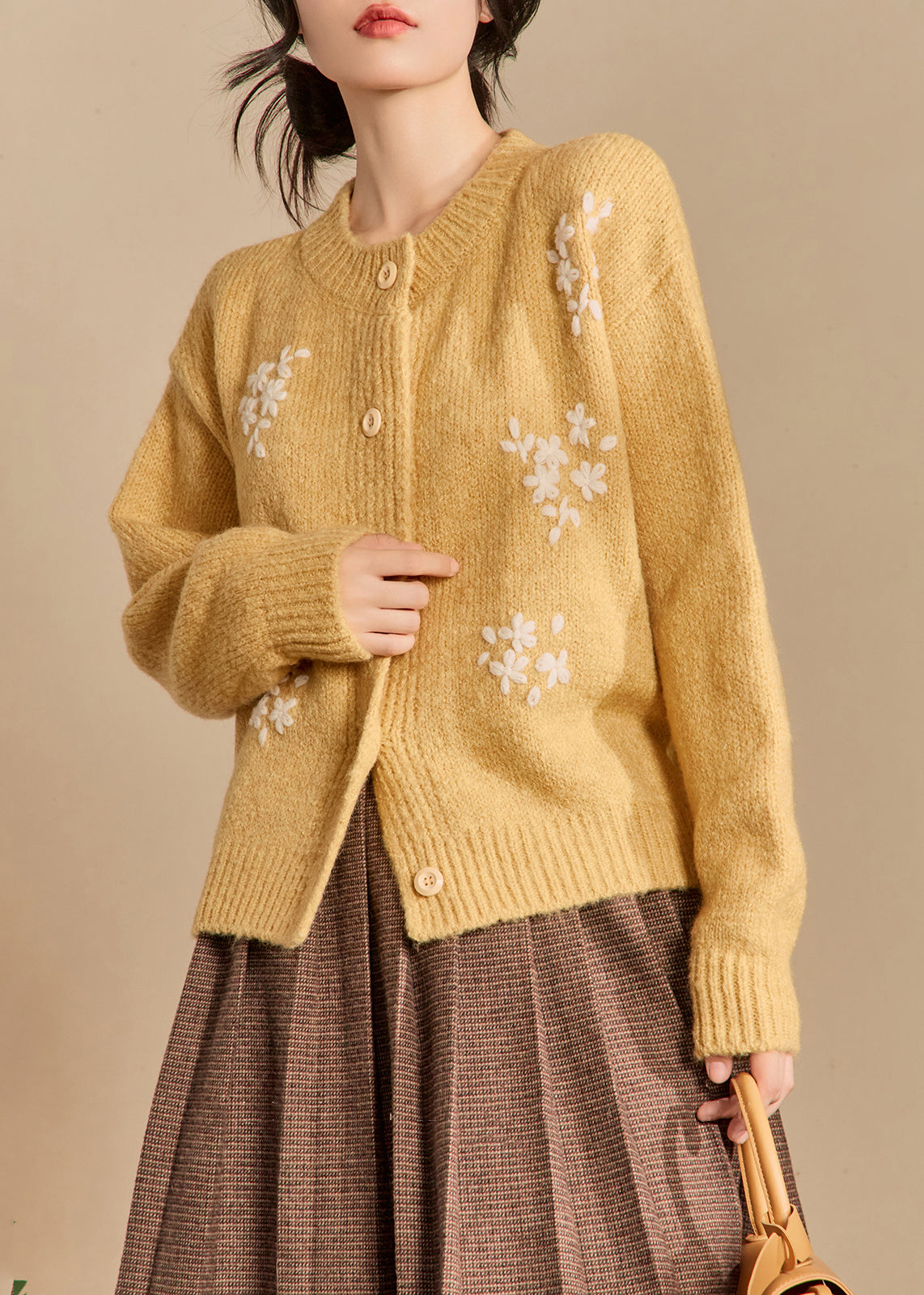 Gracefully Styled Cardigan for Any Occasion