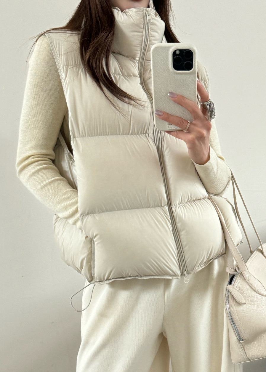 Beautifully Finished Coat in a Timeless Design