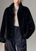 Effortlessly Elegant Coat with a Timeless Design