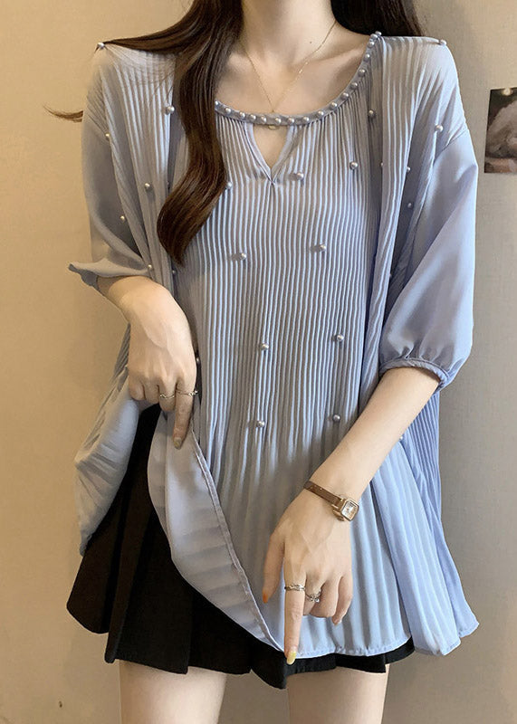 Well Tailored Blouse with a Graceful Silhouette