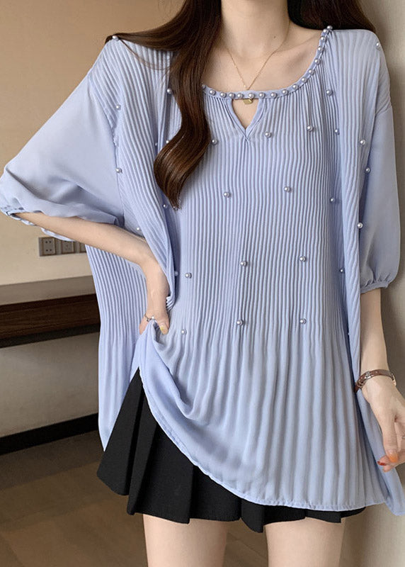 Well Tailored Blouse with a Graceful Silhouette