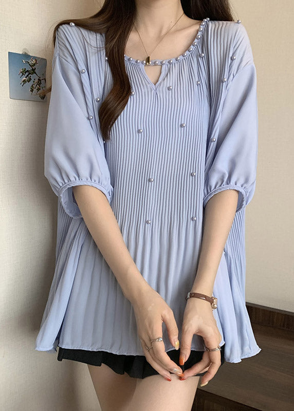 Well Tailored Blouse with a Graceful Silhouette