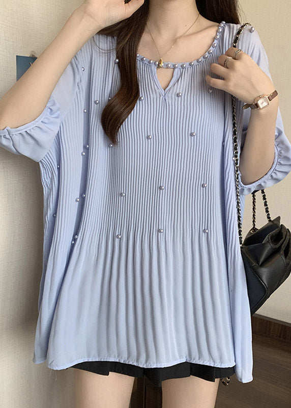Well Tailored Blouse with a Graceful Silhouette