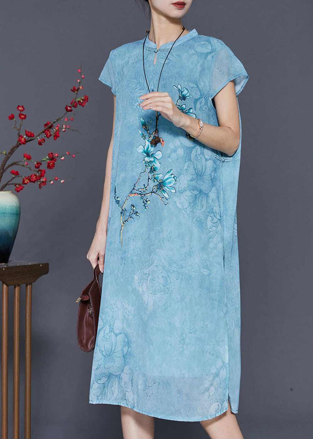 Well Tailored Dress with a Graceful Silhouette