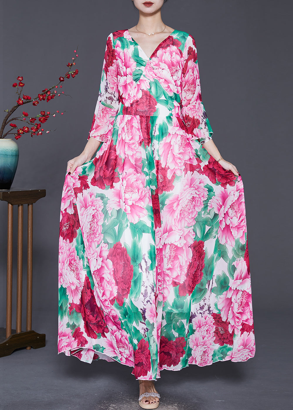 Classic Vintage Dress with a Flattering Fit