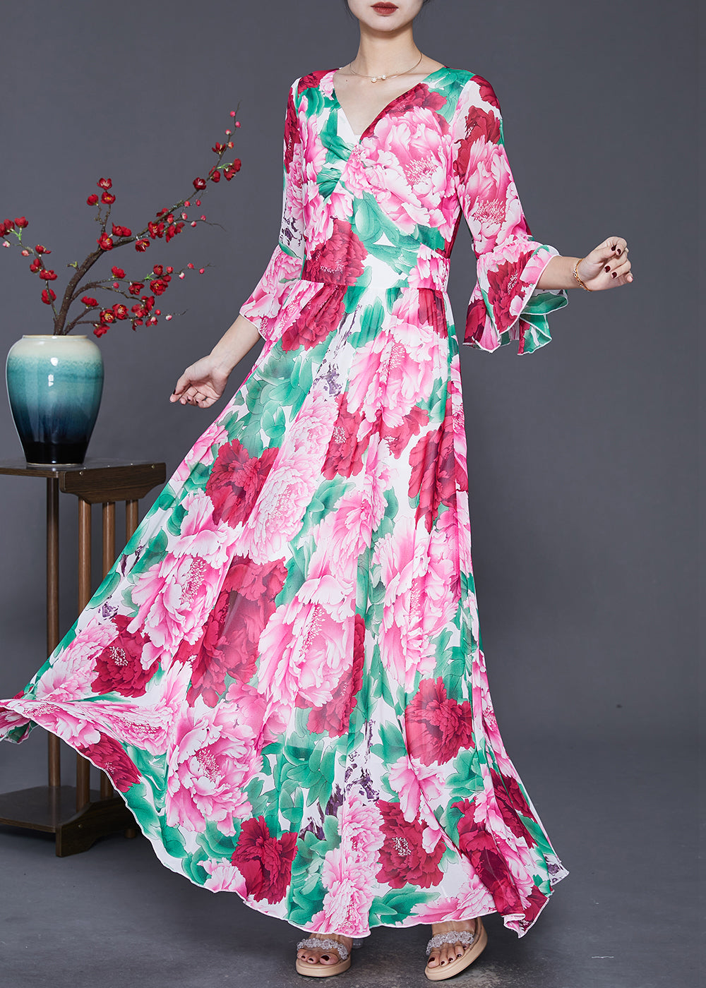 Classic Vintage Dress with a Flattering Fit