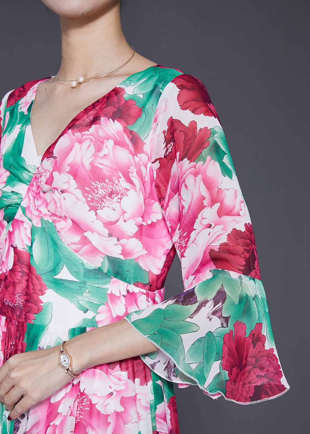 Classic Vintage Dress with a Flattering Fit
