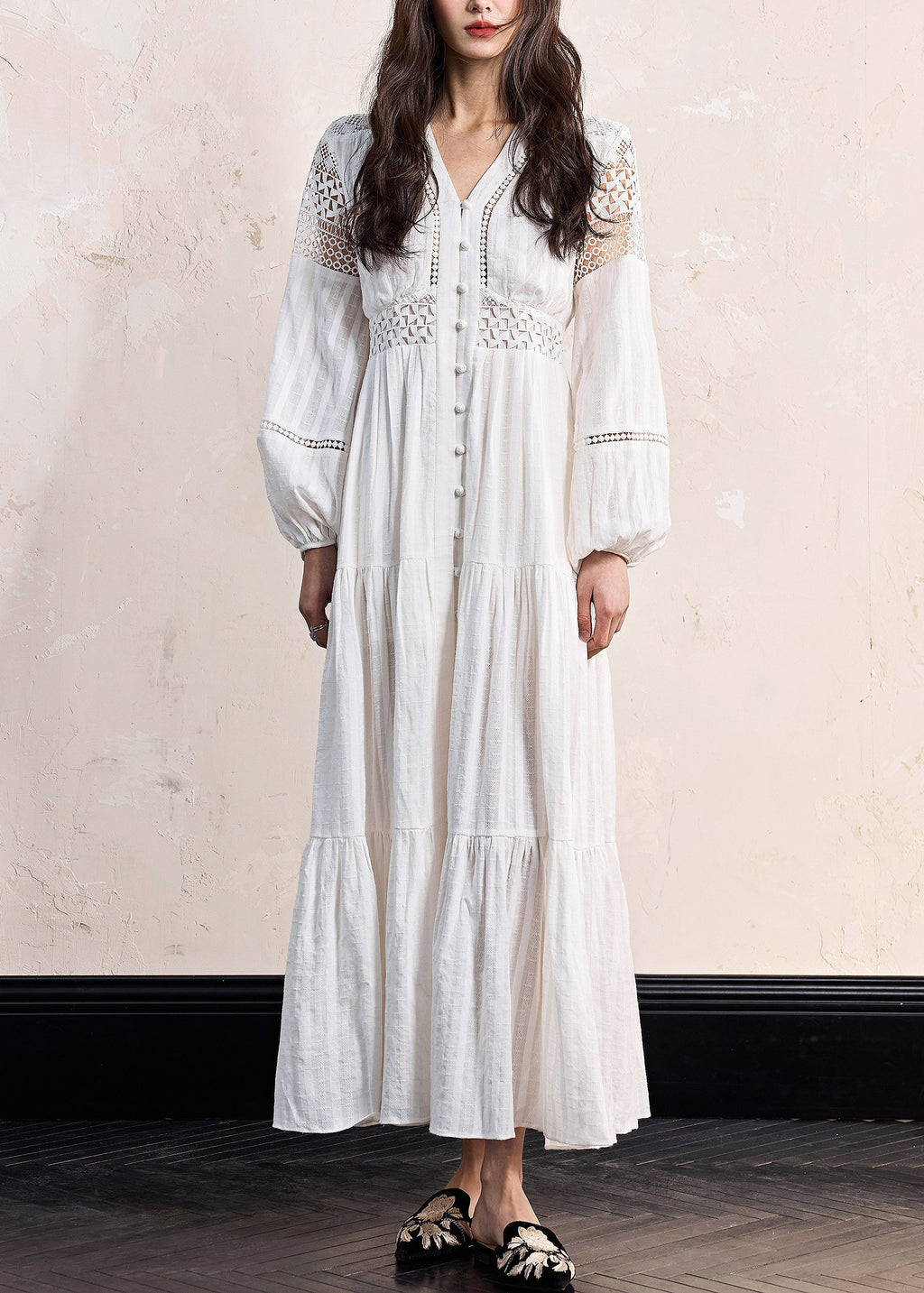 Effortlessly Elegant Blouse with a Timeless Design