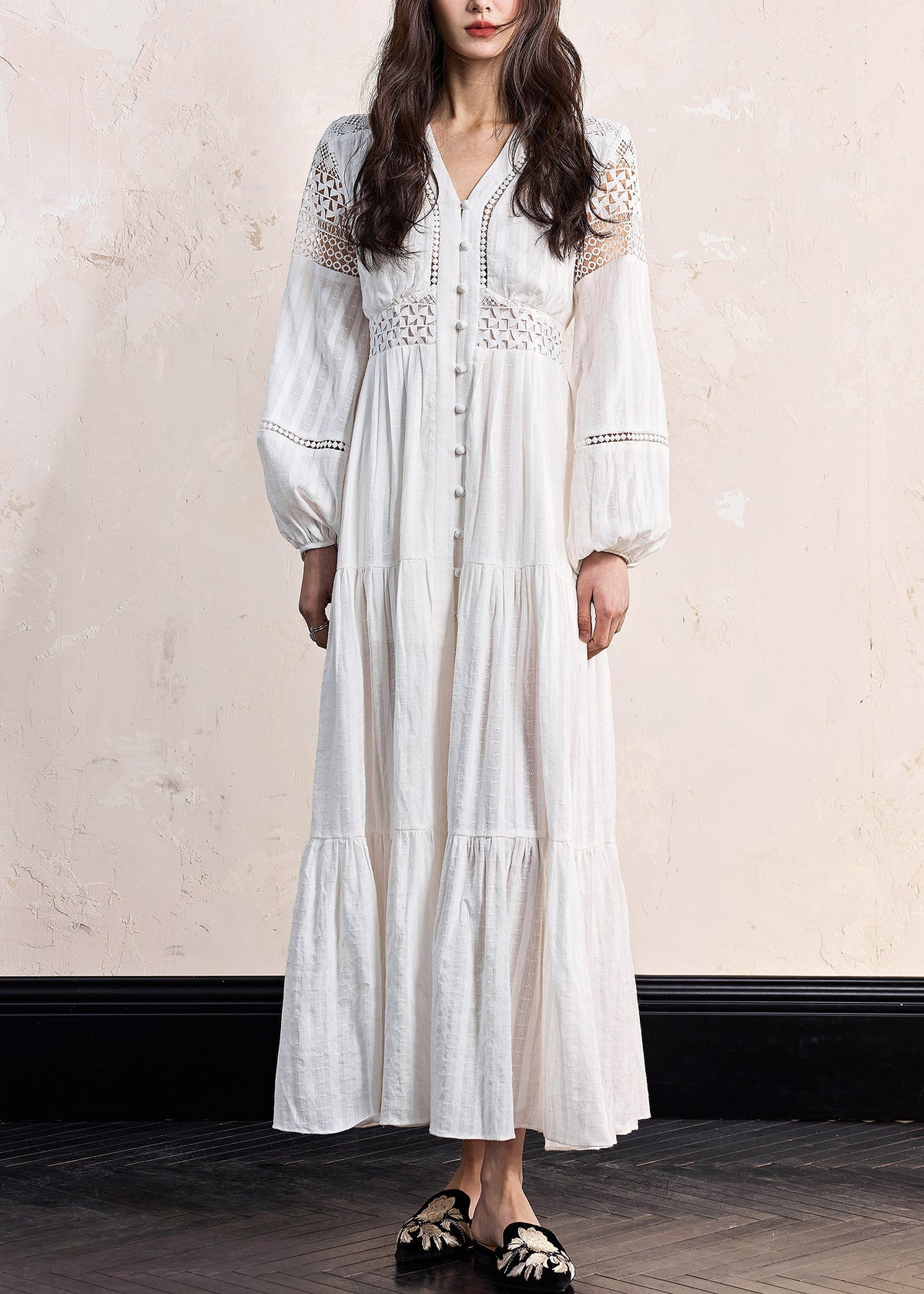 Effortlessly Elegant Blouse with a Timeless Design