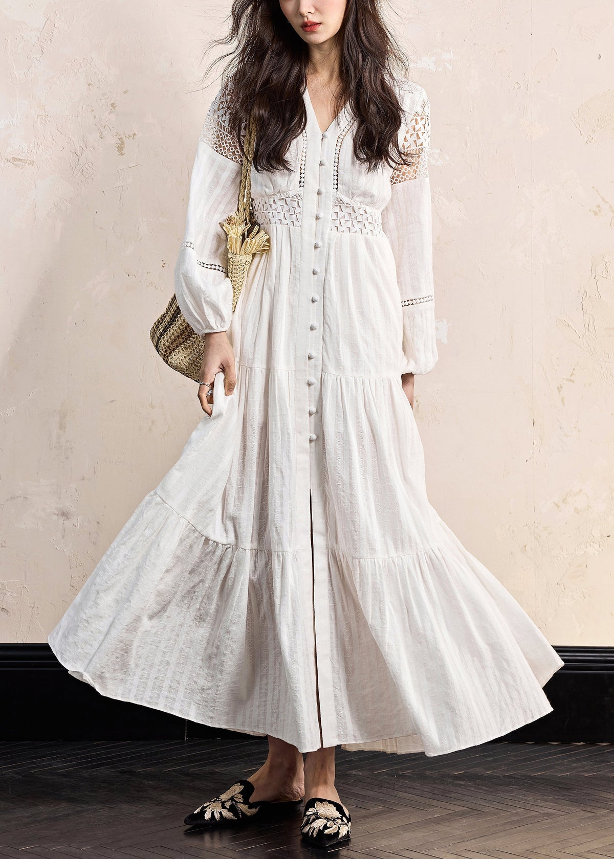 Effortlessly Elegant Blouse with a Timeless Design