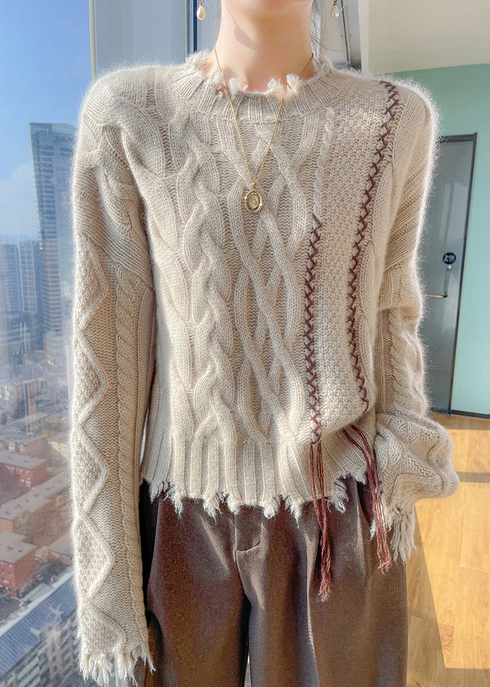 Well Tailored Sweater with a Graceful Silhouette