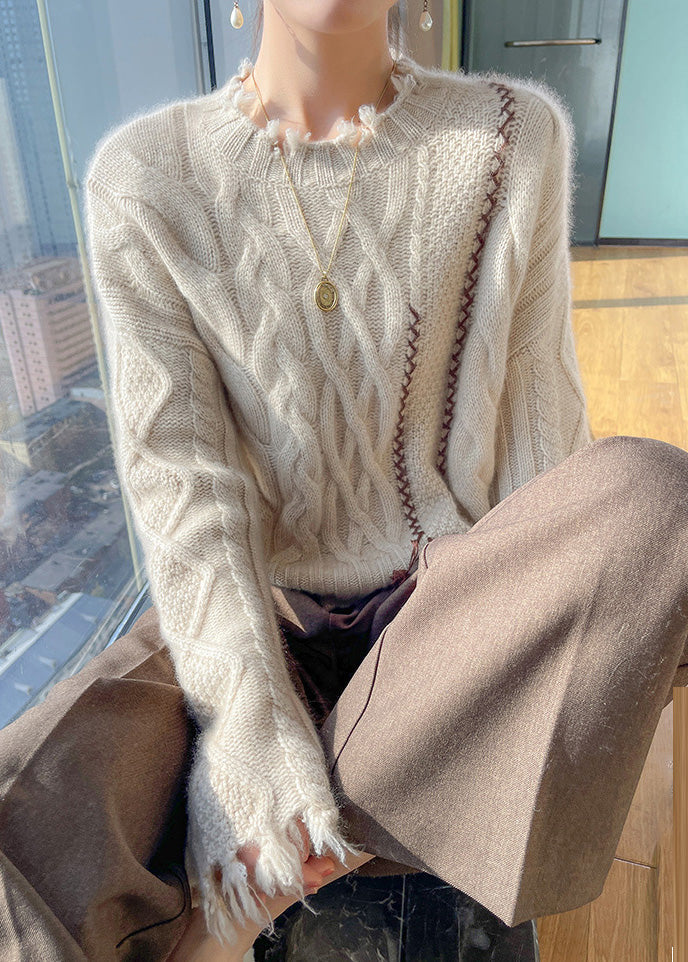 Well Tailored Sweater with a Graceful Silhouette