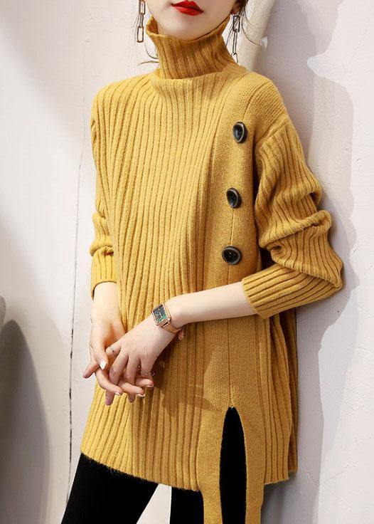 Classic Vintage Sweater with a Flattering Fit