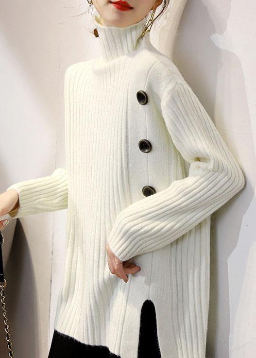 Classic Vintage Sweater with a Flattering Fit
