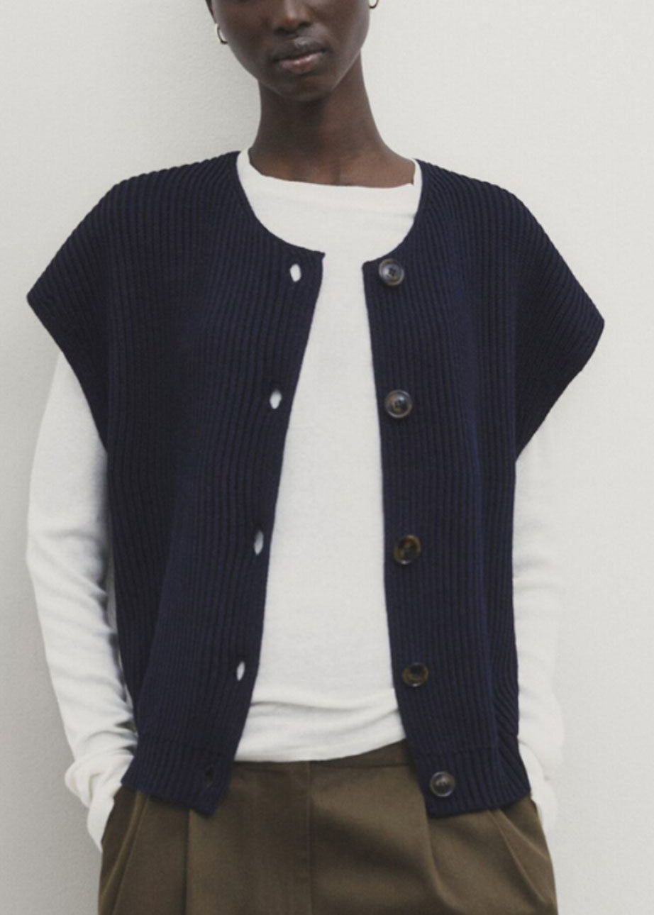 Well Tailored Coat with a Graceful Silhouette