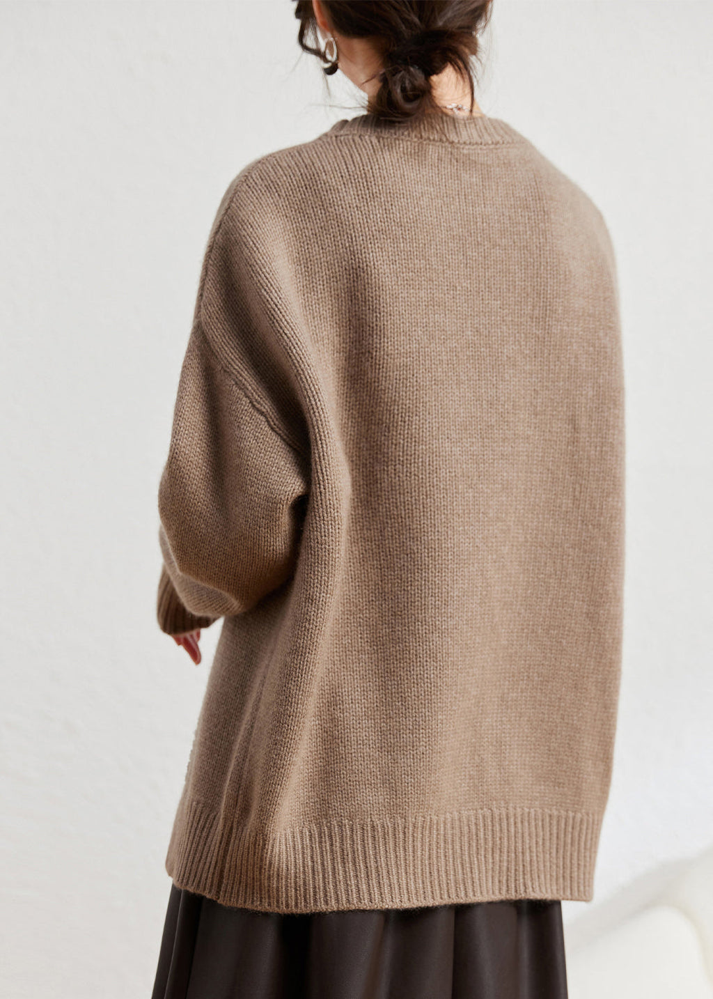 Effortlessly Elegant Sweater with a Timeless Design