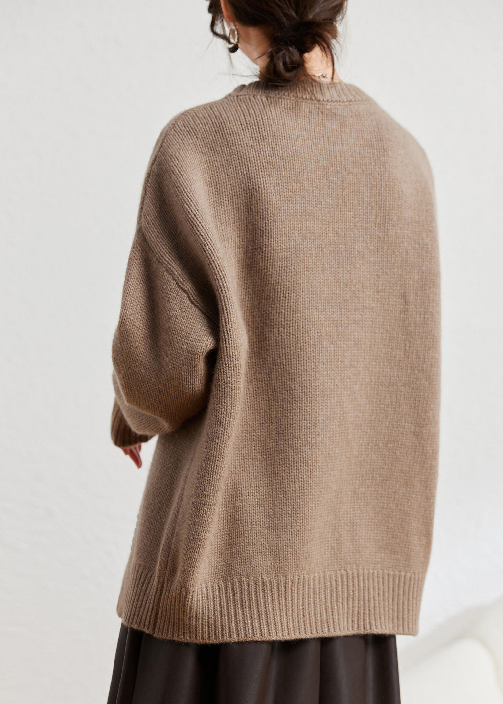 Effortlessly Elegant Sweater with a Timeless Design