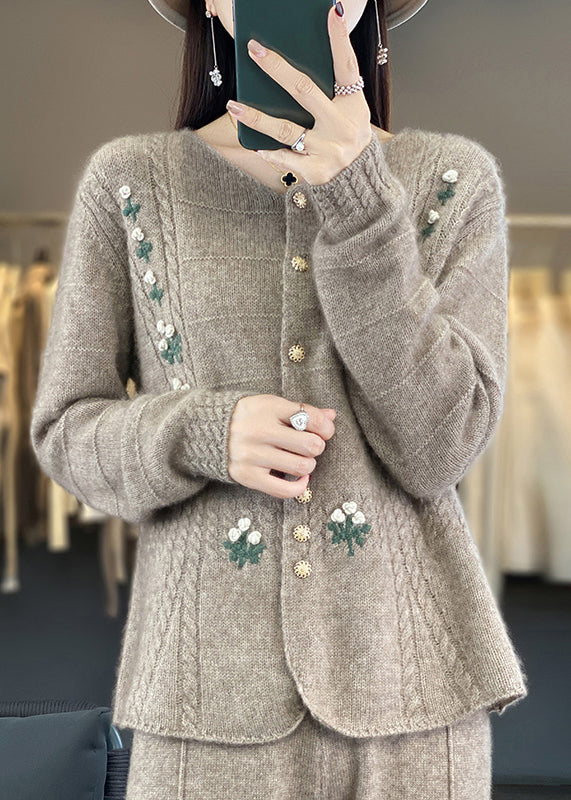 Elegantly Styled Coat for Everyday Wear