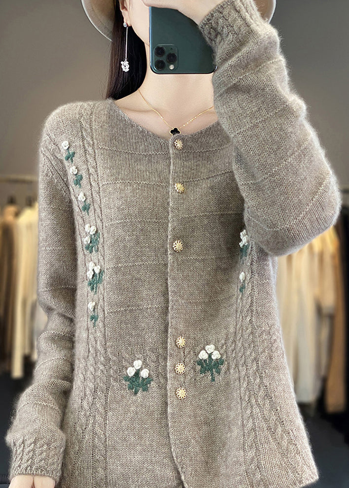 Elegantly Styled Coat for Everyday Wear