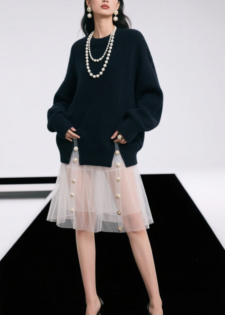 Classic Vintage Pullover with a Flattering Fit