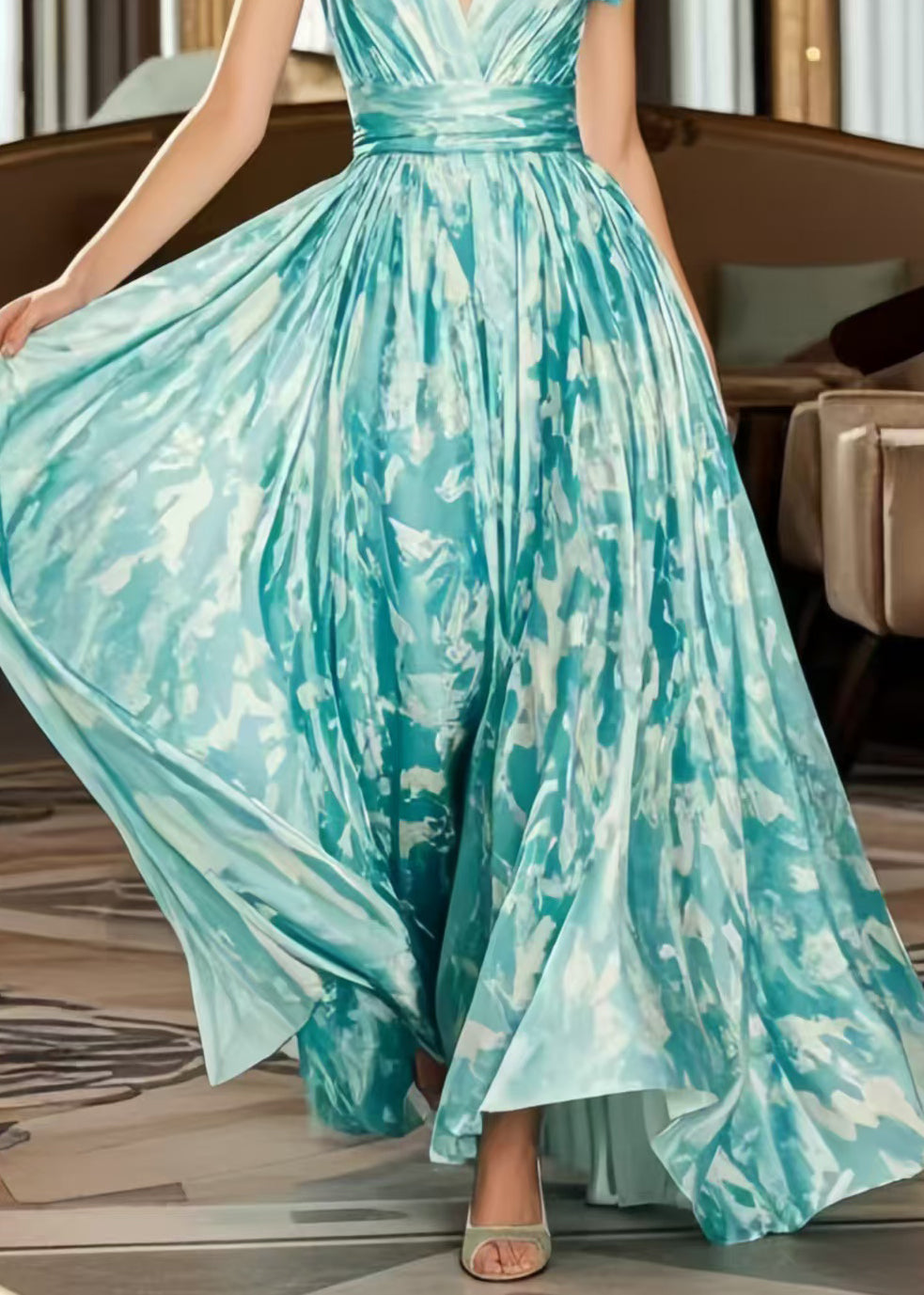 Beautifully Crafted Dress in a Classic Style