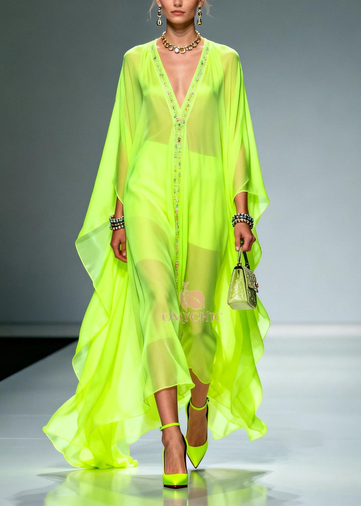 Beautifully Finished Dress in a Timeless Design