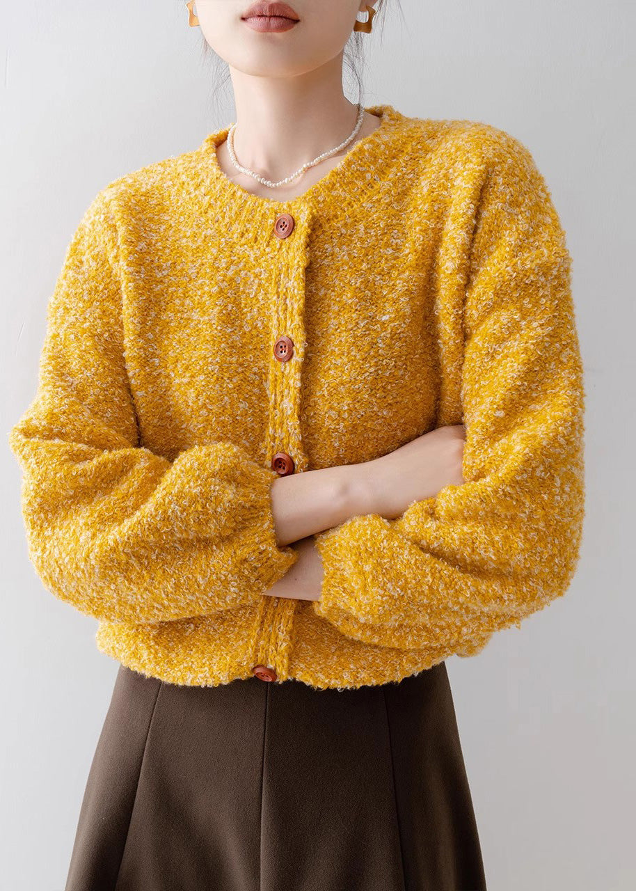 Effortlessly Elegant Cardigan with a Timeless Design
