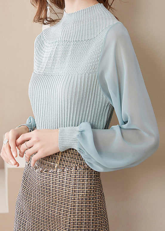 Well Tailored Sweater with a Graceful Silhouette