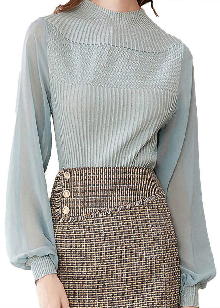 Well Tailored Sweater with a Graceful Silhouette