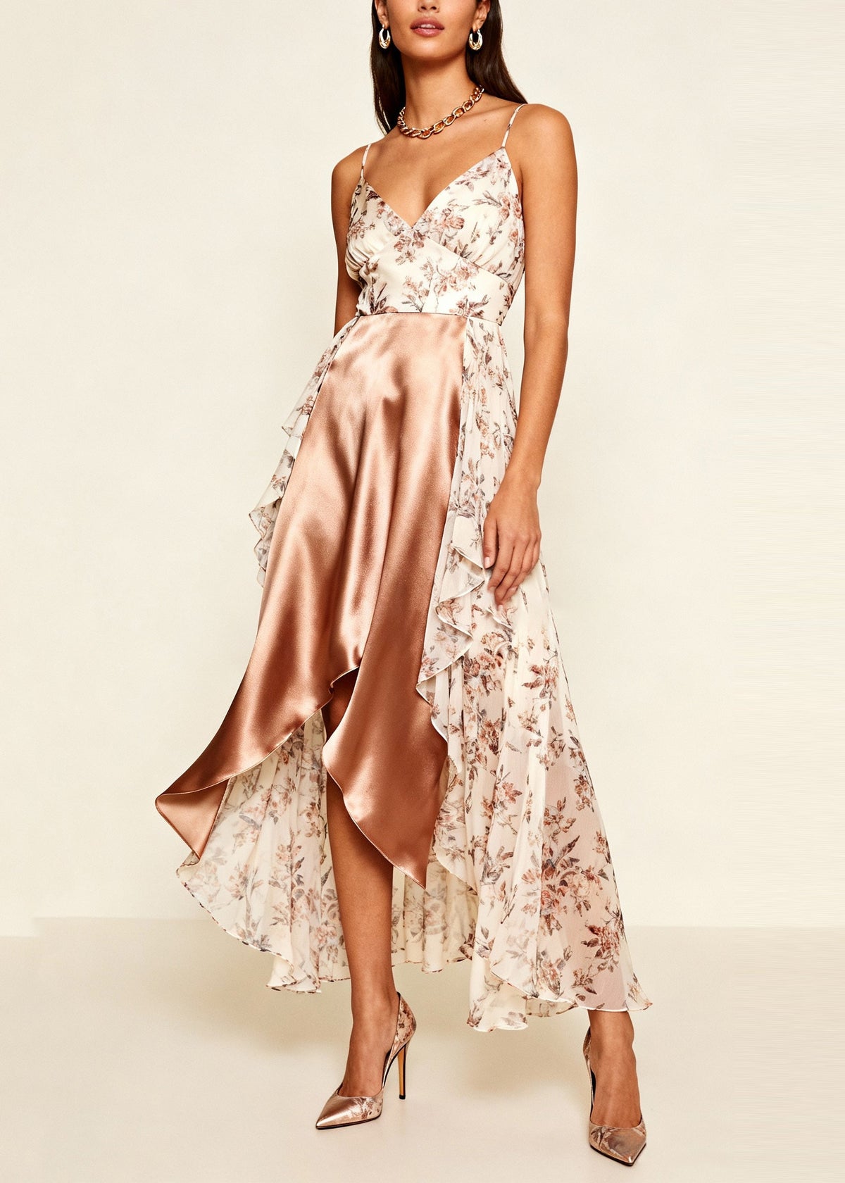 Beautifully Finished Dress in a Timeless Design