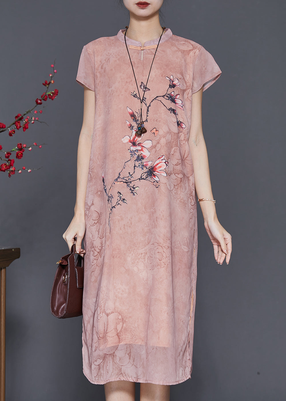 Beautifully Finished Dress in a Timeless Design