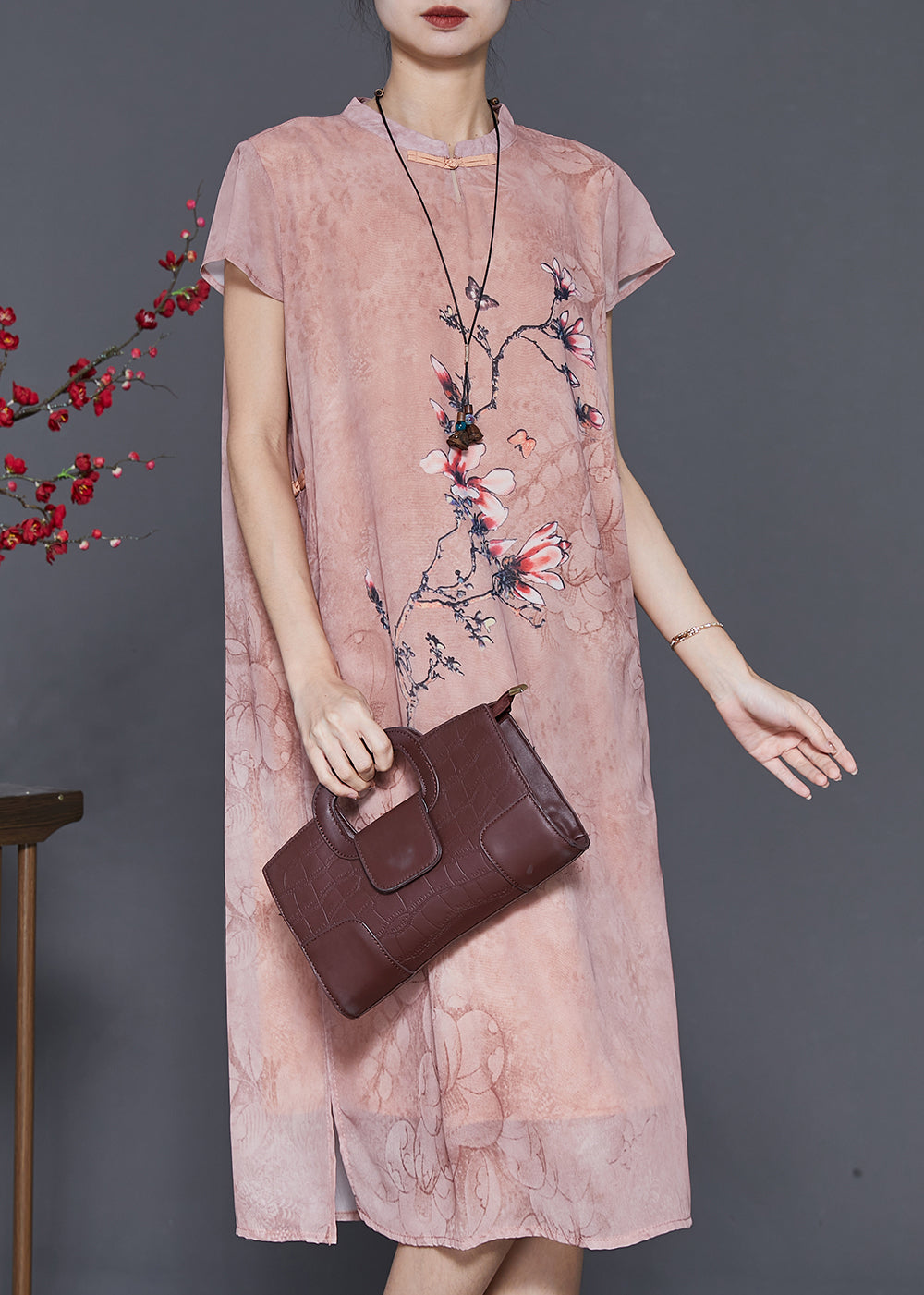 Beautifully Finished Dress in a Timeless Design