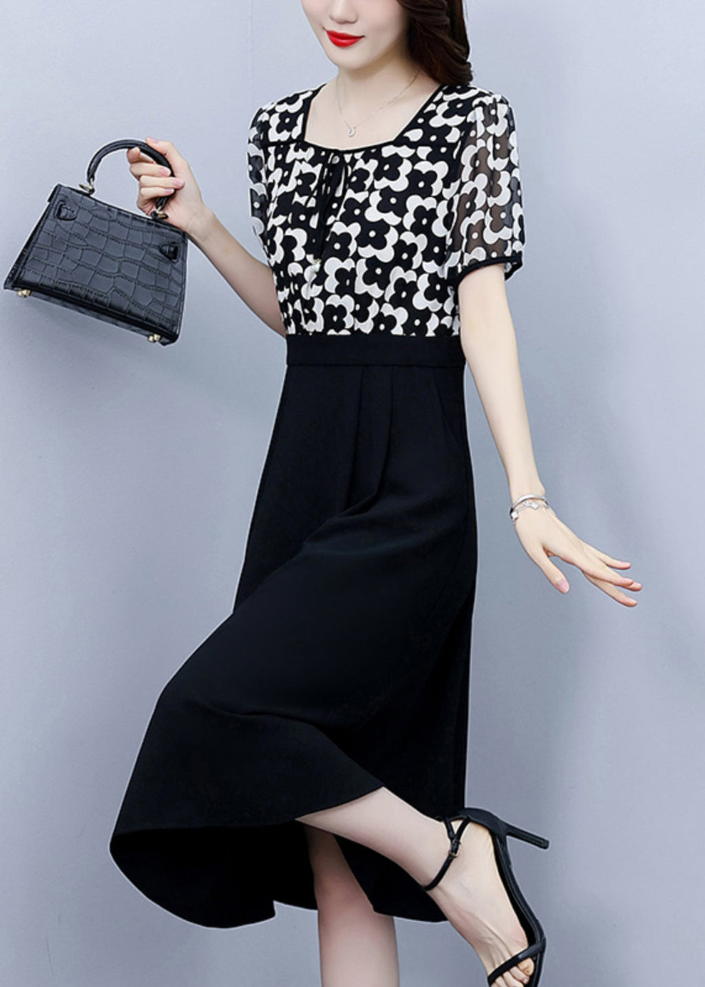 Well Tailored Dress with a Graceful Silhouette