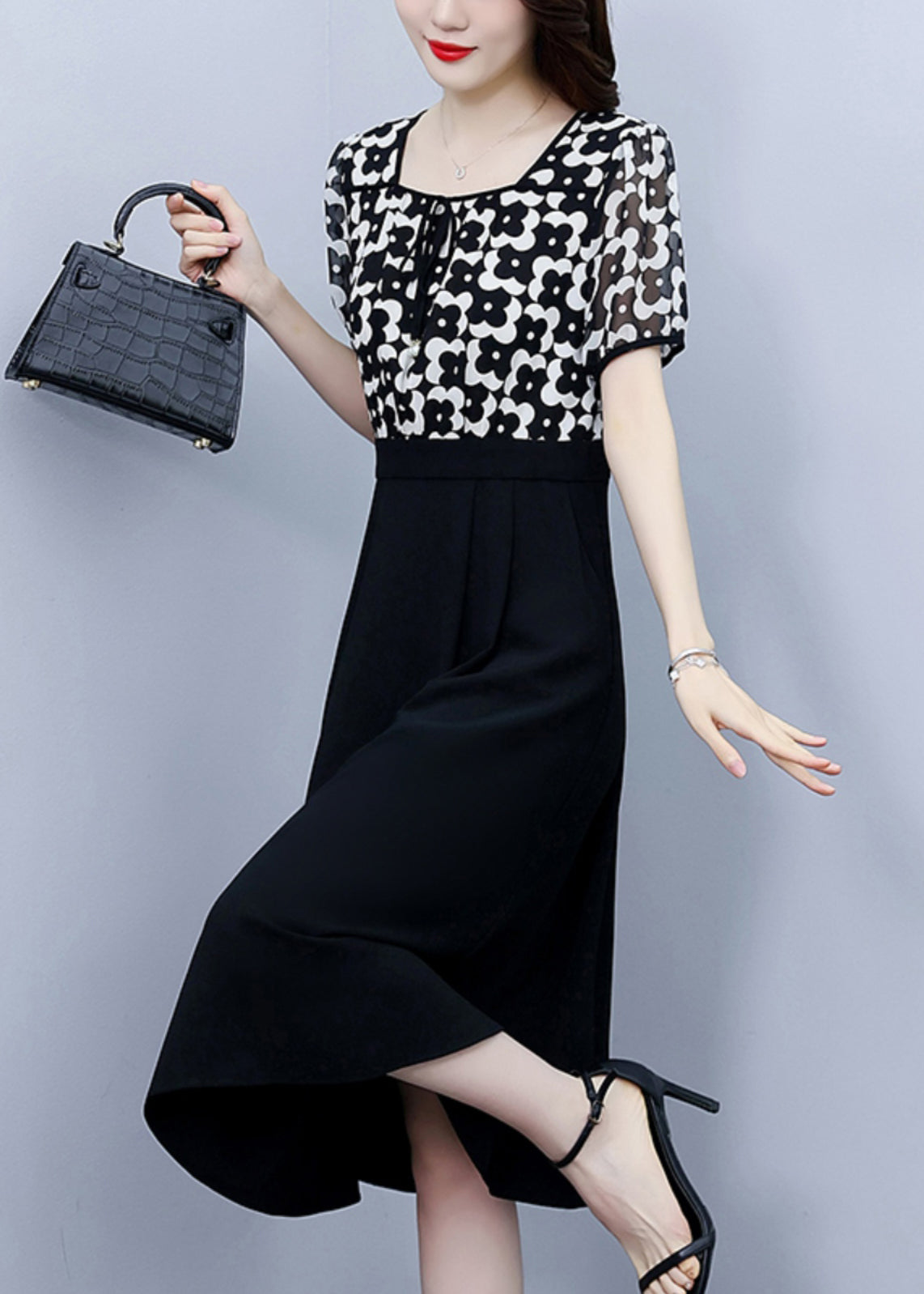 Well Tailored Dress with a Graceful Silhouette