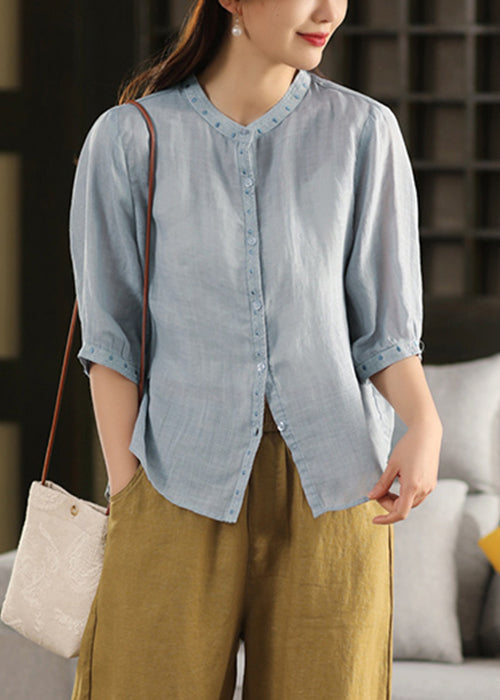 Classic Vintage Blouse with a Flattering Fit